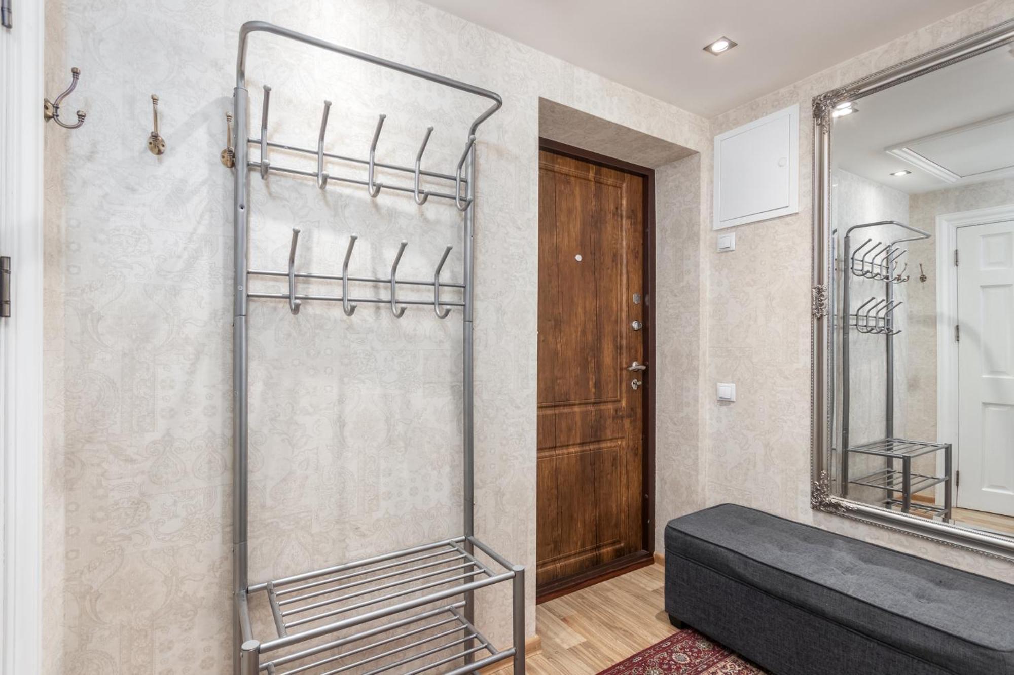 Elegant Apartment In Historical Centre & Free Locked Parking Riga Esterno foto